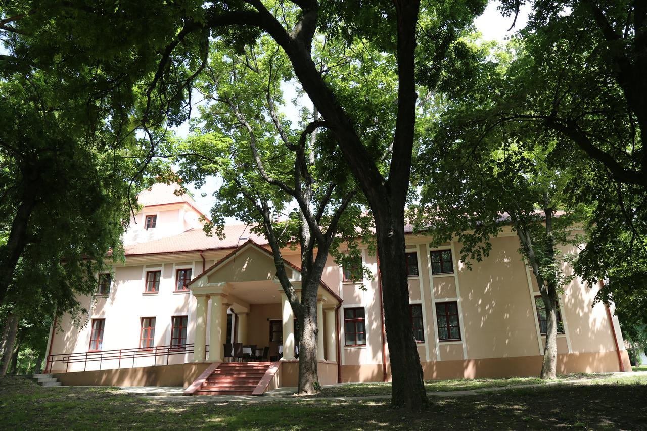באצ'קה טופולה Kastel Hotel מראה חיצוני תמונה